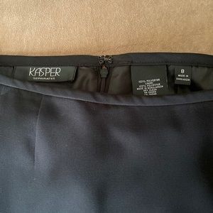 Women nice black skirt. Never used. It’s practically new.